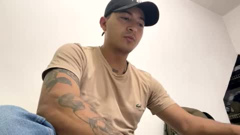 Snapshot of alanj998 chatting on February 5, 5:01 am alanj998 online show from February 5, 5:01 am