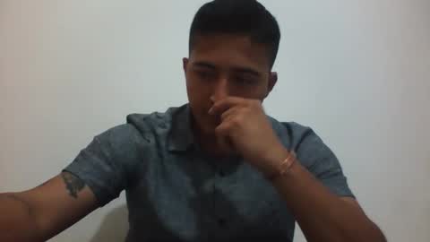 Snapshot of alanj998 chatting on March 3, 2:39 am alanj998 online show from March 3, 2:39 am