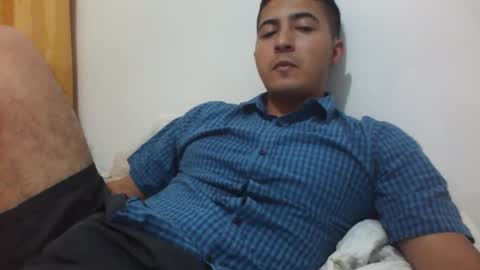 Snapshot of alanj998 chatting on March 6, 7:05 am alanj998 online show from March 6, 7:05 am