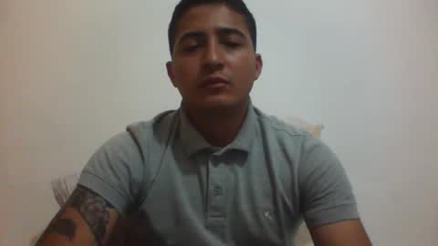 Snapshot of alanj998 chatting on March 22, 3:54 am alanj998 online show from March 22, 3:54 am