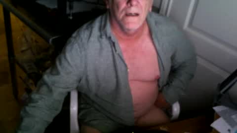 Snapshot of alanlee10allen chatting on December 17, 3:56 am Alanlee10allen online show from December 17, 3:56 am