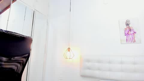 alanna_miaw online show from May 1, 12:10 pm