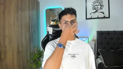 alannaughty_ online show from February 17, 10:01 am