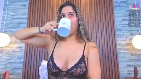 alannavidal online show from July 8, 1:32 am