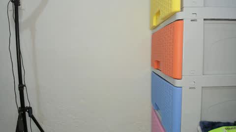 Snapshot of alannis_blue1 chatting on December 3, 1:46 am ALANNIS online show from December 3, 1:46 am