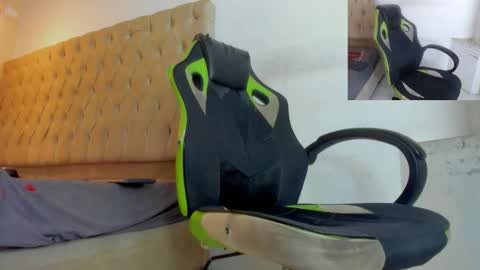 alantrickz365 online show from January 13, 3:01 am