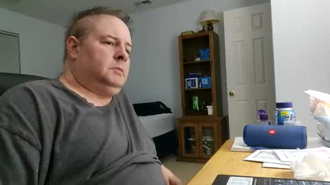 Snapshot of alaricdraken chatting on February 7, 5:22 am Alaric Draken online show from February 7, 5:22 am