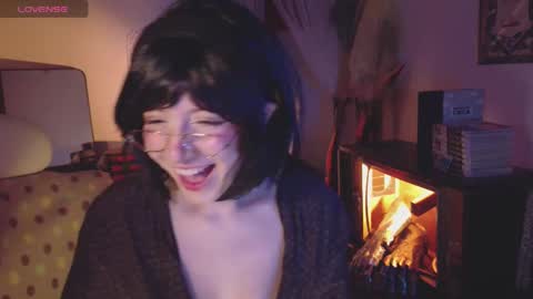 Snapshot of alaskagrace chatting on November 29, 4:37 am Alaska Grace online show from November 29, 4:37 am