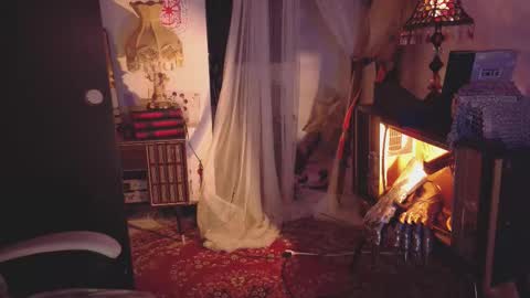 Snapshot of alaskagrace chatting on December 5, 4:21 am Alaska Grace online show from December 5, 4:21 am