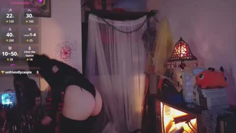 Snapshot of alaskagrace chatting on December 18, 4:51 am Alaska Grace online show from December 18, 4:51 am