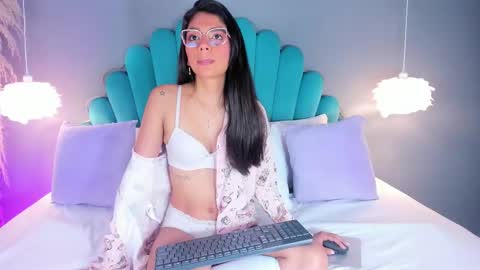 Alassia Hocthner online show from September 13, 11:32 am