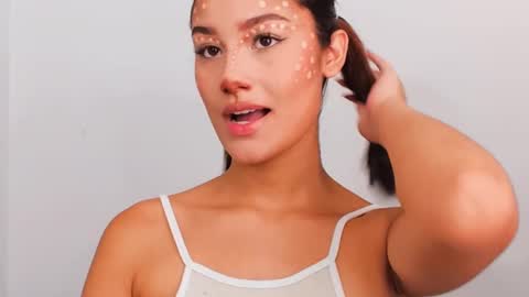 Snapshot of alasska_18 chatting on October 15, 9:37 pm alasska_18 online show from October 15, 9:37 pm