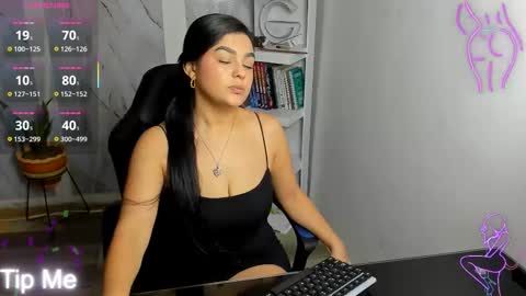 Snapshot of alayasmile chatting on November 2, 1:02 pm Alaya online show from November 2, 1:02 pm