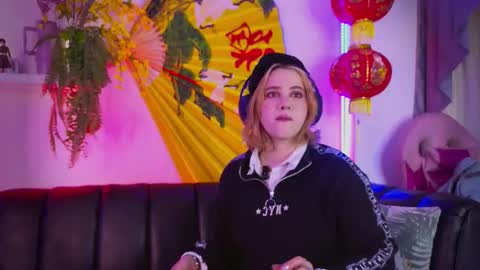 Snapshot of albaandthayron chatting on October 25, 12:13 pm albaandthayron online show from October 25, 12:13 pm