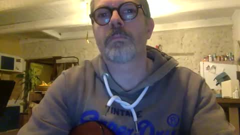 albandant online show from December 16, 9:42 pm