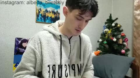 Snapshot of albeda22 chatting on December 30, 12:11 am Albedo online show from December 30, 12:11 am