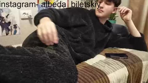 Snapshot of albeda22 chatting on October 5, 12:25 pm Albedo online show from October 5, 12:25 pm