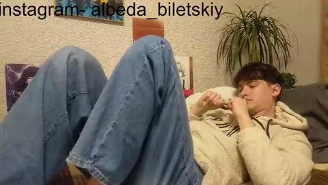 Snapshot of albeda22 chatting on October 7, 3:20 pm Albedo online show from October 7, 3:20 pm