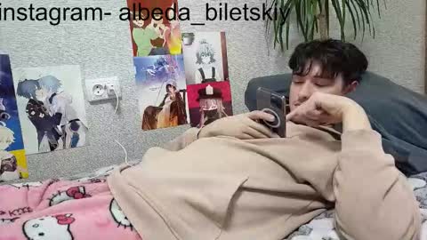 Snapshot of albeda22 chatting on October 19, 10:27 am Albedo online show from October 19, 10:27 am