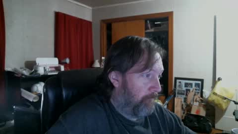 Snapshot of alberik2316 chatting on November 2, 3:36 pm Alberik online show from November 2, 3:36 pm