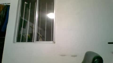 Snapshot of albertoarenas16 chatting on May 4, 4:08 am albertoarenas16 online show from May 4, 4:08 am