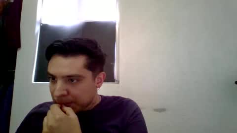 Snapshot of albertoarenas16 chatting on May 7, 8:58 pm albertoarenas16 online show from May 7, 8:58 pm