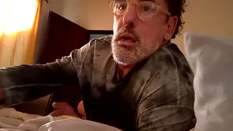 Snapshot of albertoto71 chatting on June 14, 6:21 pm albertoto71 online show from June 14, 6:21 pm