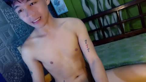 Snapshot of albertx_destroyer69 chatting on February 21, 5:35 am Albert online show from February 21, 5:35 am