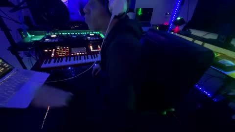 Albinokingcurve online show from April 9, 4:01 pm