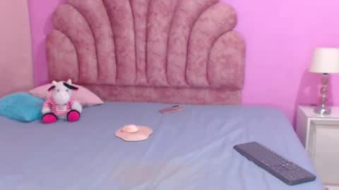 Snapshot of aldana_stone chatting on January 25, 10:18 pm aldana_stone online show from January 25, 10:18 pm