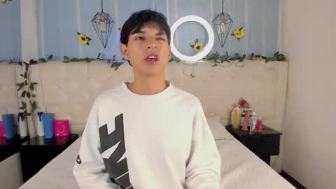 Snapshot of ale_aurarashi chatting on November 28, 2:36 am ale_aurarashi online show from November 28, 2:36 am