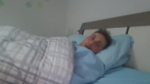 Snapshot of aledewalt chatting on February 23, 6:39 am call me on skp alexdewalt online show from February 23, 6:39 am