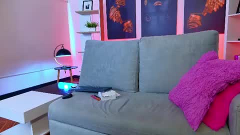 Snapshot of aleesha_cameron02 chatting on July 27, 7:43 pm Ale online show from July 27, 7:43 pm