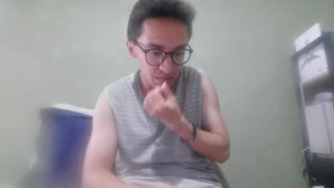 Snapshot of aleexrune chatting on May 3, 10:16 pm aleexrune online show from May 3, 10:16 pm