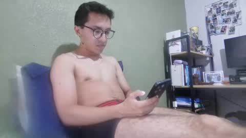 Snapshot of aleexrune chatting on May 18, 10:15 pm aleexrune online show from May 18, 10:15 pm