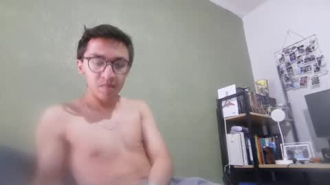 Snapshot of aleexrune chatting on May 19, 5:19 pm aleexrune online show from May 19, 5:19 pm