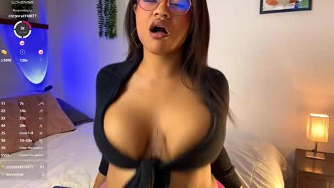 Snapshot of aleiascott chatting on November 7, 6:13 am Aleia online show from November 7, 6:13 am