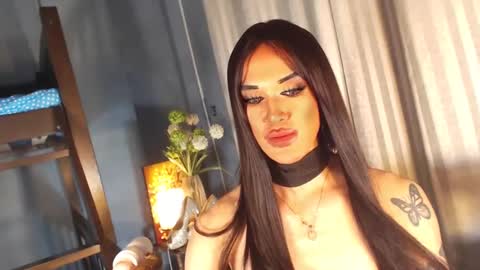 aleinacroft online show from February 9, 4:07 pm