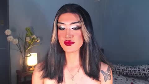 aleinacroft online show from December 3, 2:41 am