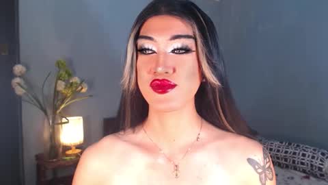 aleinacroft online show from December 4, 2:43 am