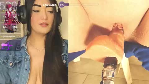 Snapshot of aleja20_ chatting on November 2, 3:53 am joha online show from November 2, 3:53 am