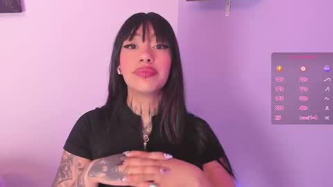 Snapshot of aleja_5 chatting on November 2, 3:09 am Ale online show from November 2, 3:09 am