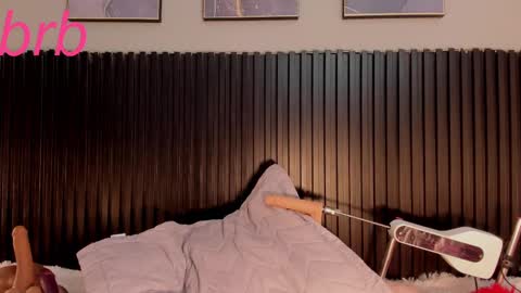 Snapshot of aleja__slav3 chatting on February 26, 8:48 am aleja__slav3 online show from February 26, 8:48 am