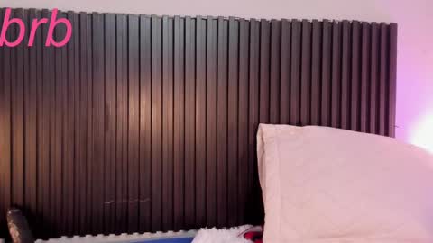 Snapshot of aleja__slav3 chatting on February 27, 9:22 am aleja__slav3 online show from February 27, 9:22 am