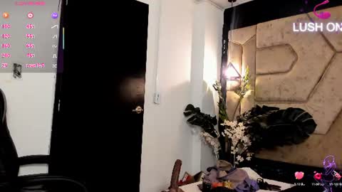 aleja__slav3 online show from July 23, 9:13 pm