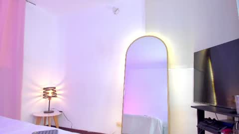 Alejandra Arango online show from August 6, 7:27 pm