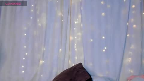 Snapshot of aleja_rossi chatting on November 29, 1:19 am Aleja online show from November 29, 1:19 am