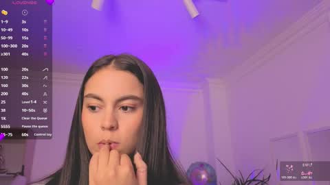 Snapshot of alejaa___ chatting on June 8, 11:10 am Alejandra online show from June 8, 11:10 am