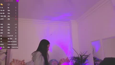 Snapshot of alejaa___ chatting on June 17, 11:01 am Alejandra online show from June 17, 11:01 am