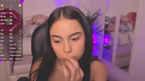 Alejandra online show from July 28, 2:13 pm